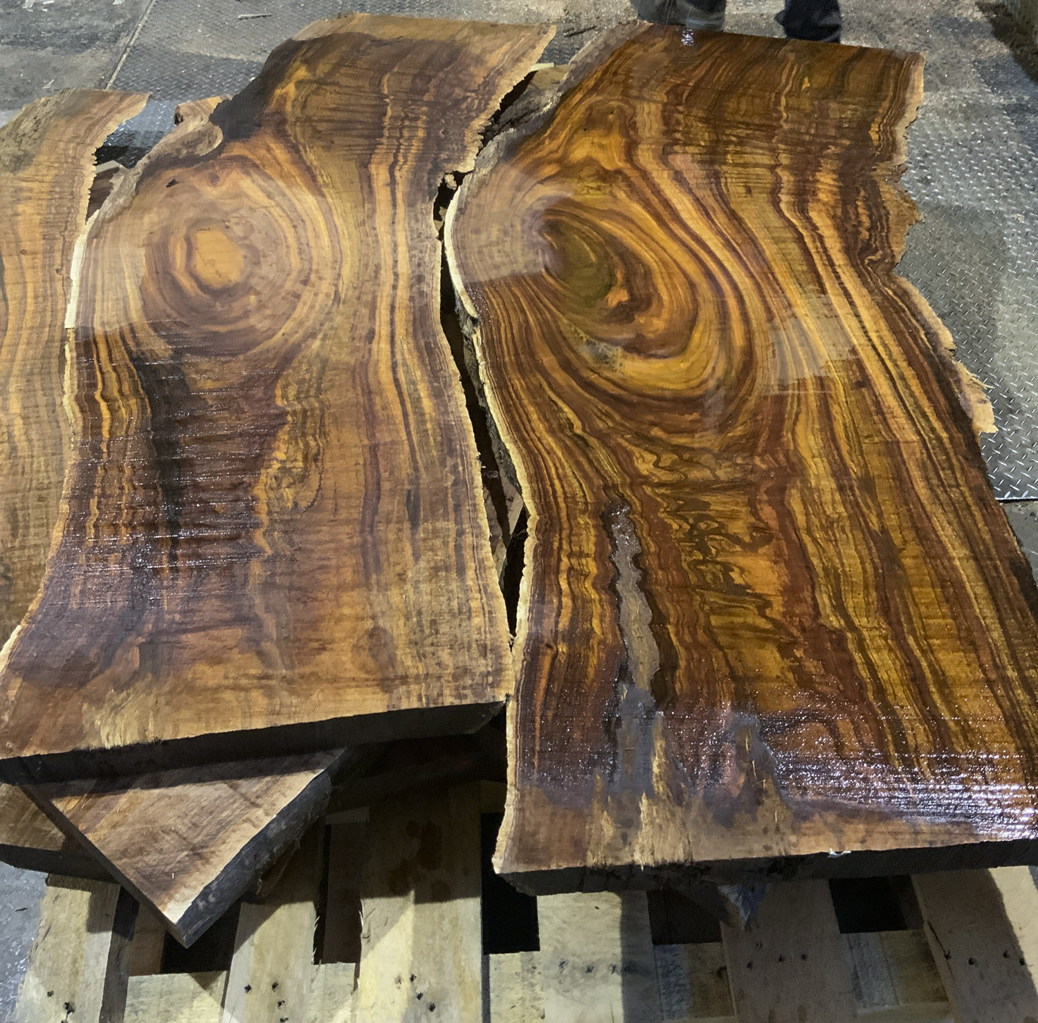 Buy figured koa wood at Hearne Hardwoods Inc.
