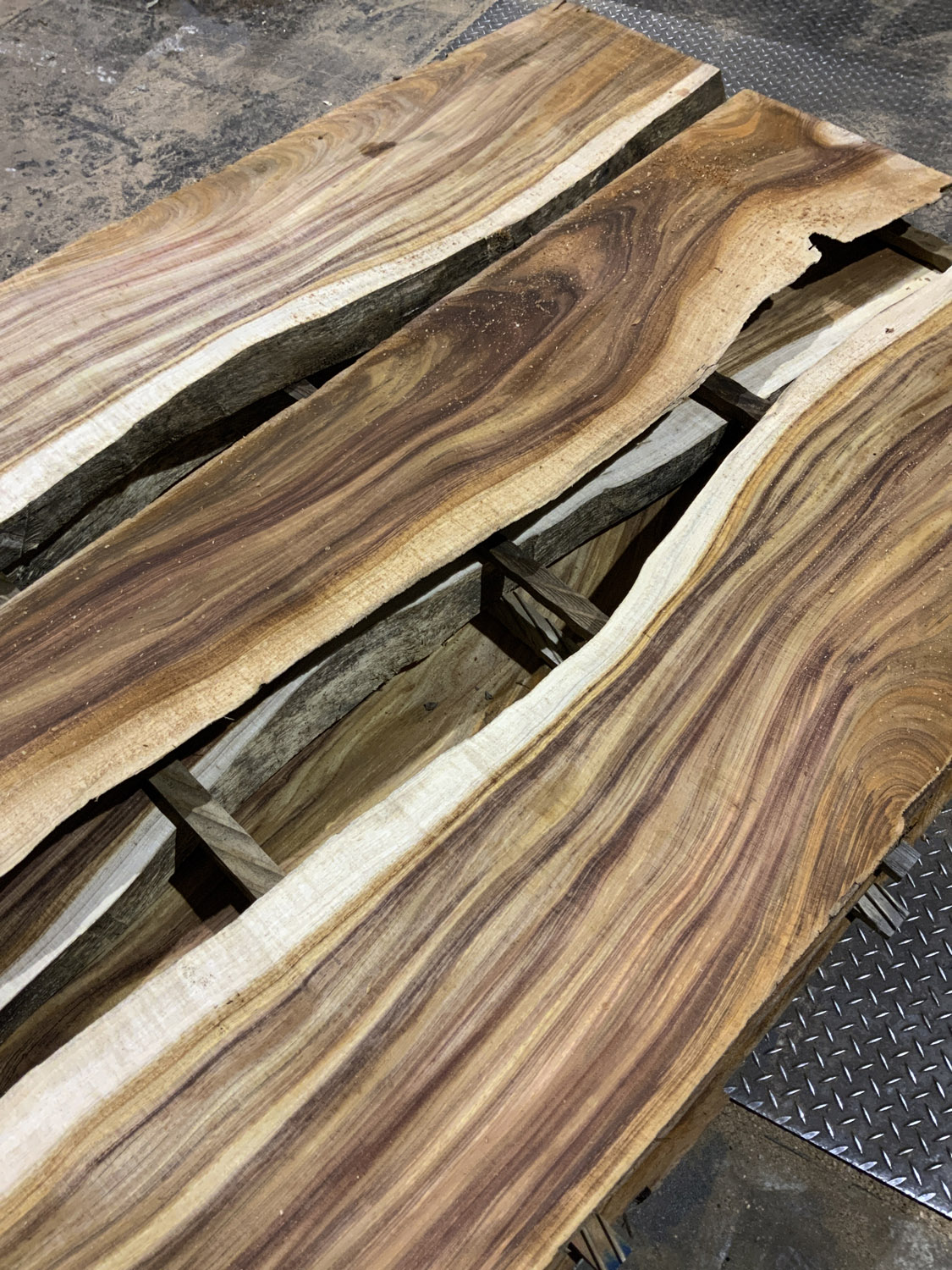 Some pretty things have passed through the sawmill this past month- Black Walnut, Big Leaf Maple, Tasmanian Blackwood, Eucalyptus.... Please keep in mind that this material is green/ drying